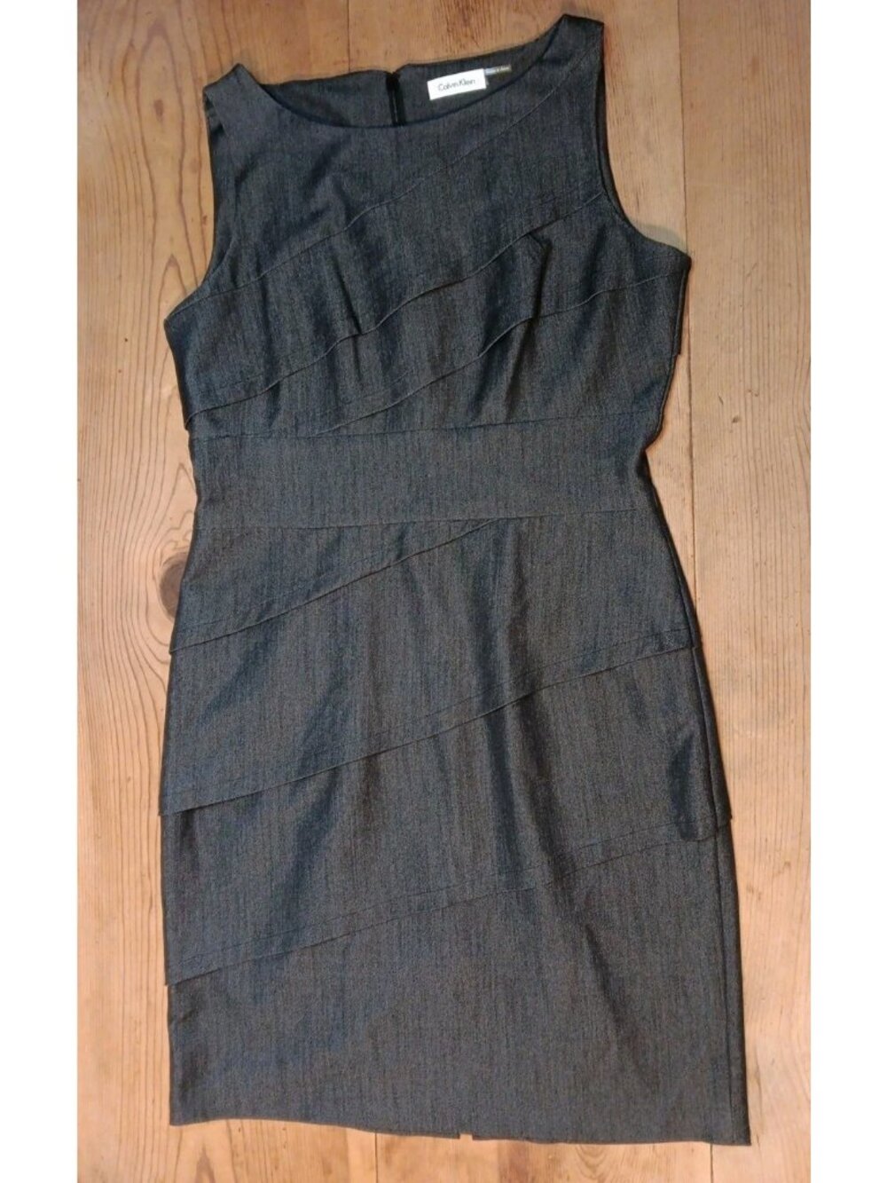 Calvin Klein Women Size 10 Sheath Dress Sleeveless Boat Neck Pleat Tiers Fall